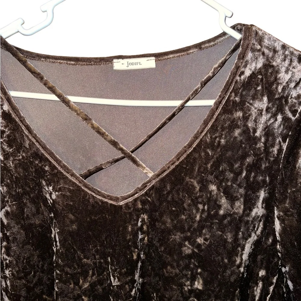 NWOT Jodifl Velvet Criss Cross Bell Sleeve Blouse - Picture 4 of 5